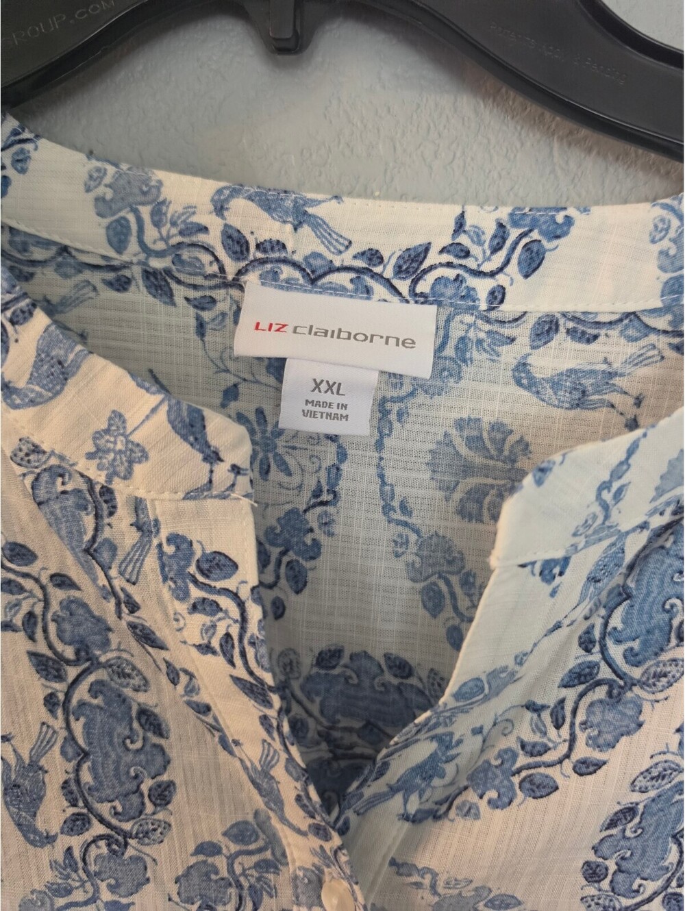 Liz Claiborne XXL White and Blue Floral Button-Up Blouse - Picture 2 of 8